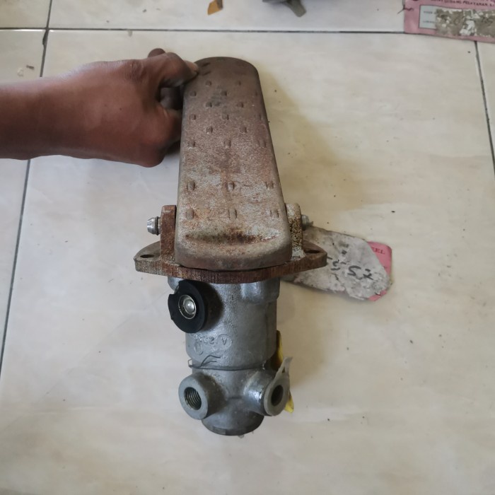 WABCO 4611100010 Foot Brake Valve