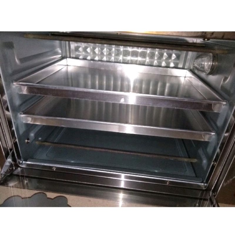 Loyang Oven Mito 666