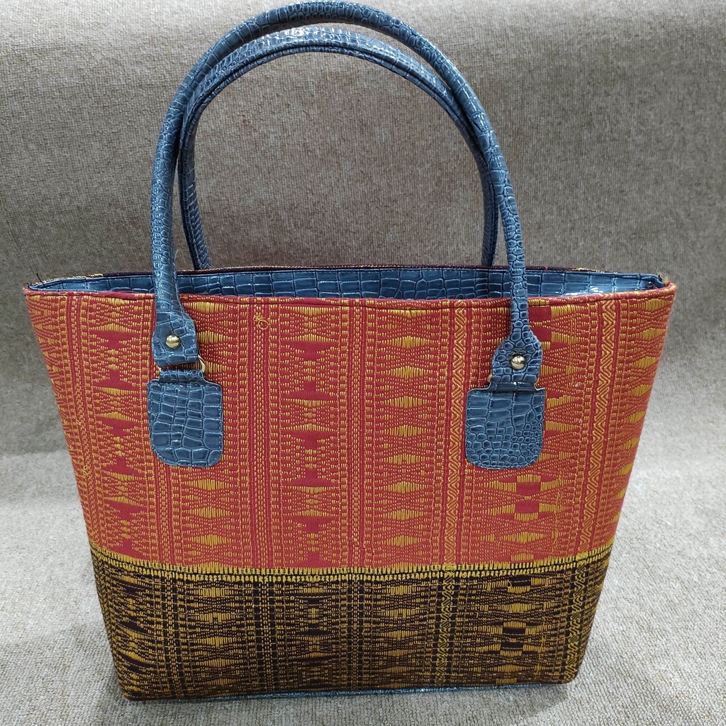 Tas wanita bahan ulos batak