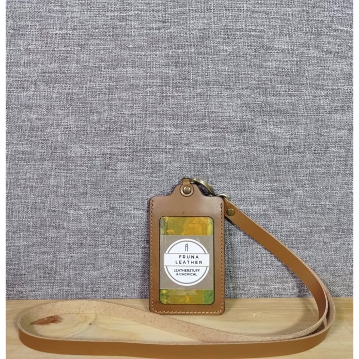 

TERBARU Name Tag - ID Card Kulit - Model L.2 - Cokelat, Polos