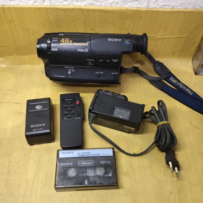 Handycam Sony CCD-TR570E Fullset