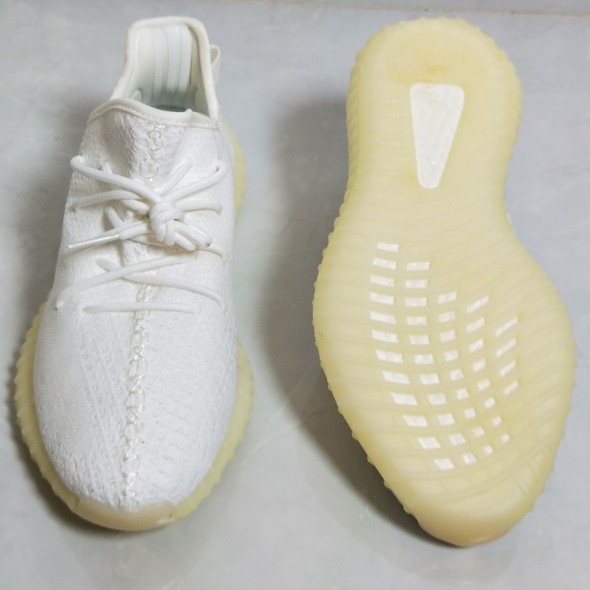 Sepatu Sneakers YEEZY BOOST 350 V2 PREMIUM Quality 1:1 CP9366