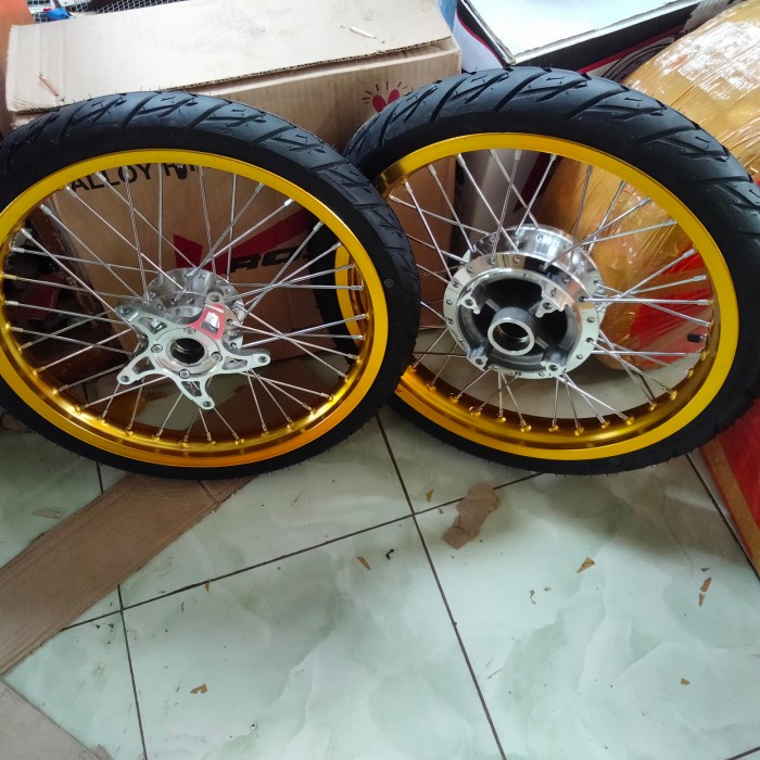 velg jari jari cb 150 r new/CBR 150 new LED ring 17 x160/140 plus ban