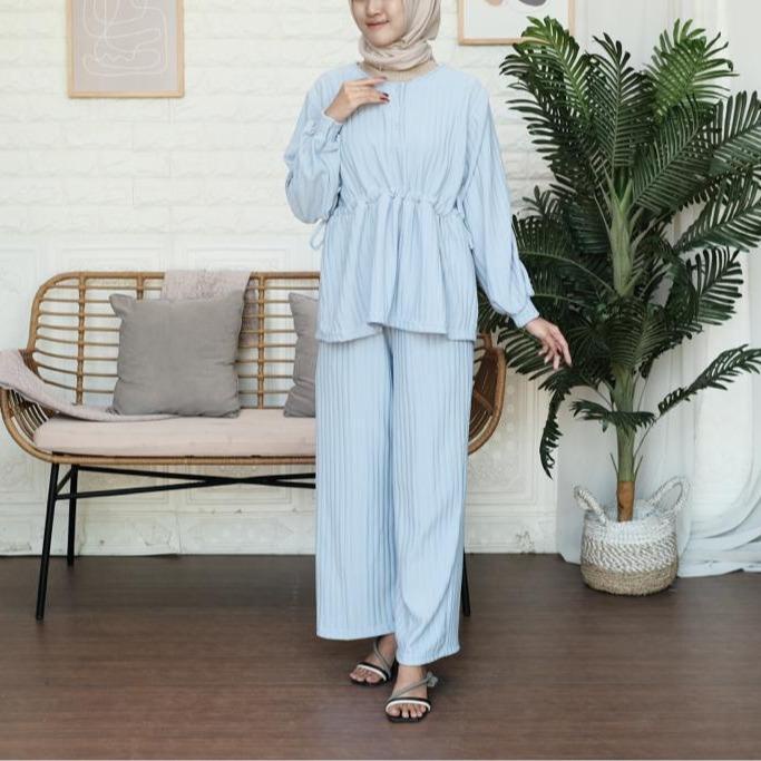 RKPERWIRA - ZNF SETELAN MILA / One Set Sissy Hornet Knit / Fashion kekinian Remaja ABG / Oneset Polo