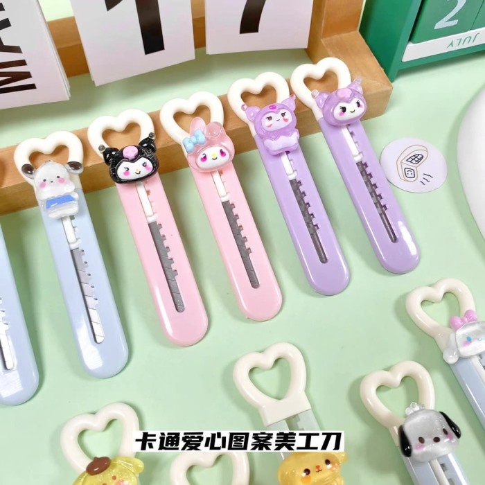 

Pisau Cutter Motif Sanrio Karakter Lucu Pemotong Kertas Buka Paket