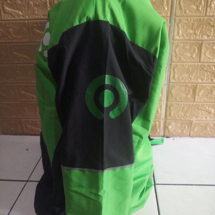 helm gojek plus  baru - Hijau