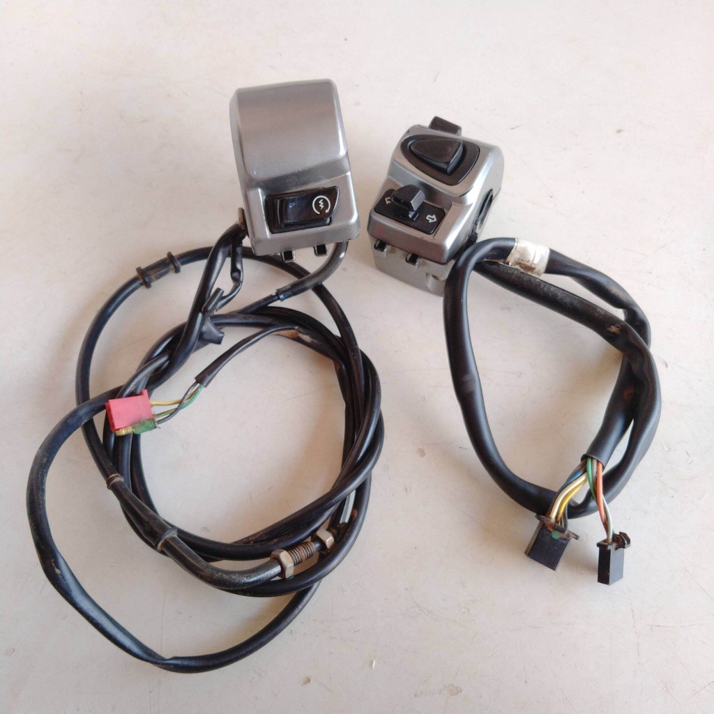 HOLDER SAKLAR SCOOPY FI K16 NON ESP KANAN KIRI ORIGINAL COPOTAN