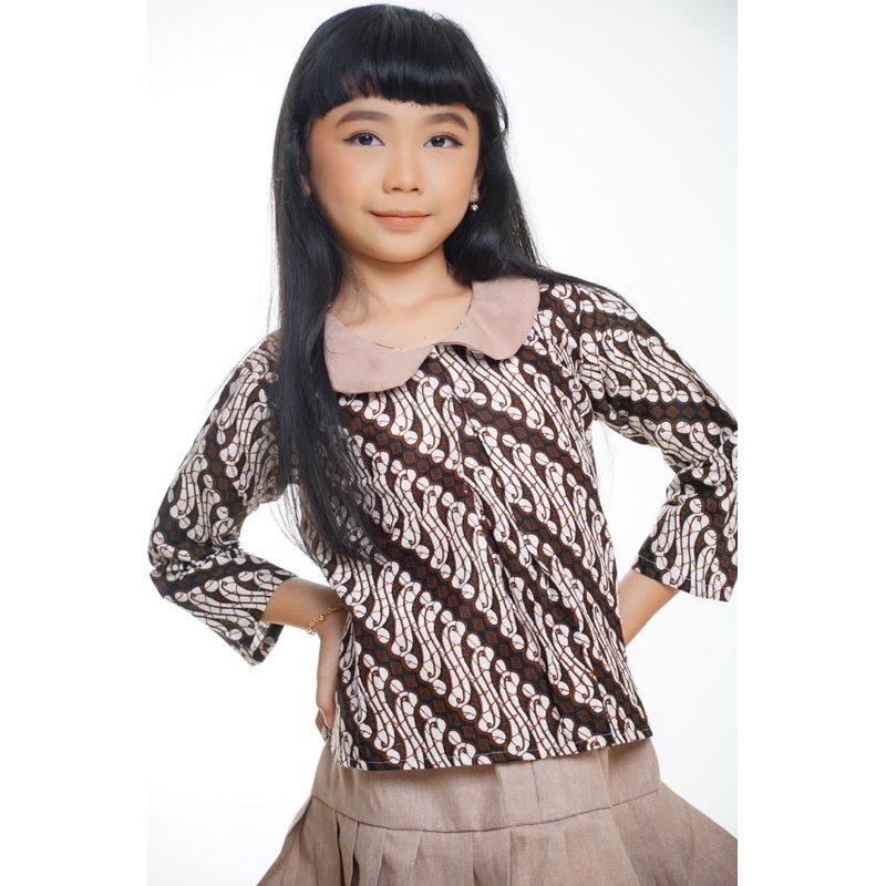 BLUS BATIK ANAK SEKOLAH LENGAN PANJANG MUSLIM BLUS BATIK ANAK HIJAB BLUS BATIK ANAK PUTIH COKLAT CAN