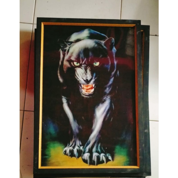lukisan cetak macan kumbang hitam plus bingkai ukuran 65×45