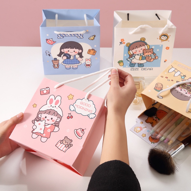 

(Instan) PAPER BAG MOTIF KARTUN JEPANG AESTHETIC/ TAS KADO AESTHETIC/ GOODIE BAG MOTIF KARTUN JEPANG