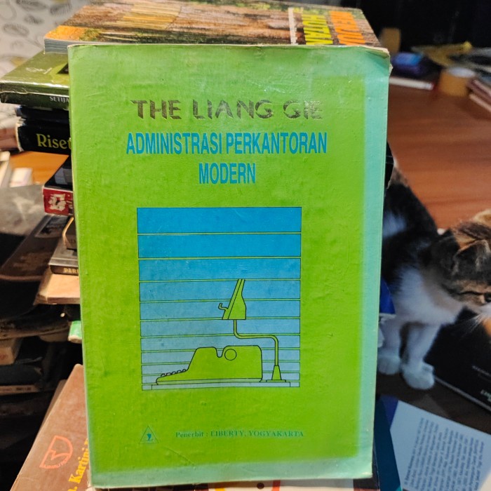 administrasi perkantoran modern