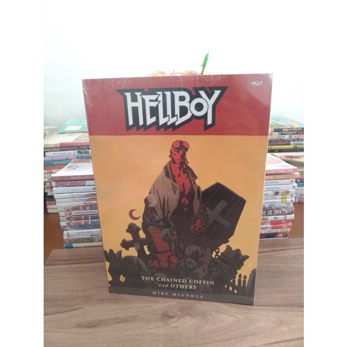 Komik Hellboy The Chained Coffin and Others