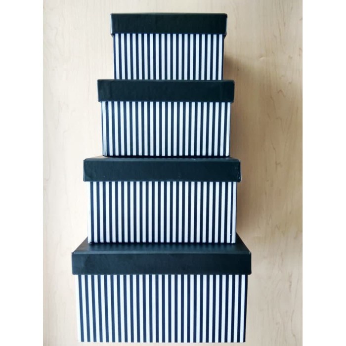 

Kotak Kado / Kotak Hadiah / Gift Box Jumbo Type C Garis Hitam