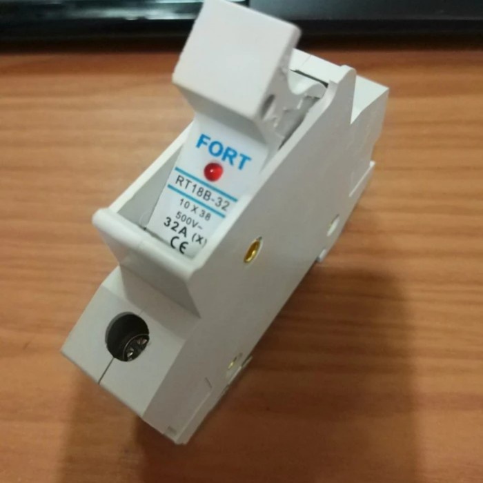 FUSE HOLDER DIN REL belum termasuk fuse keramik