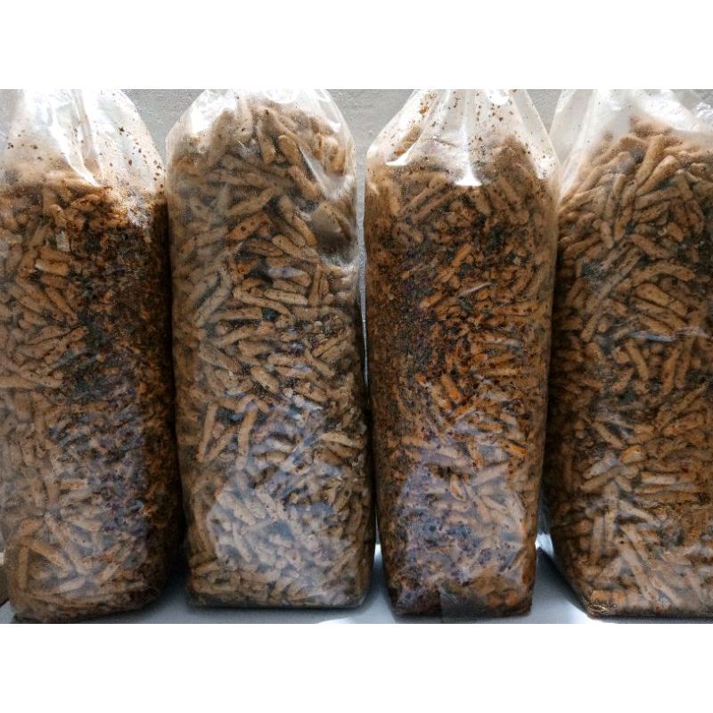 

Basreng stik Pedas Daun Jeruk keripik Baso Goreng 1 kg