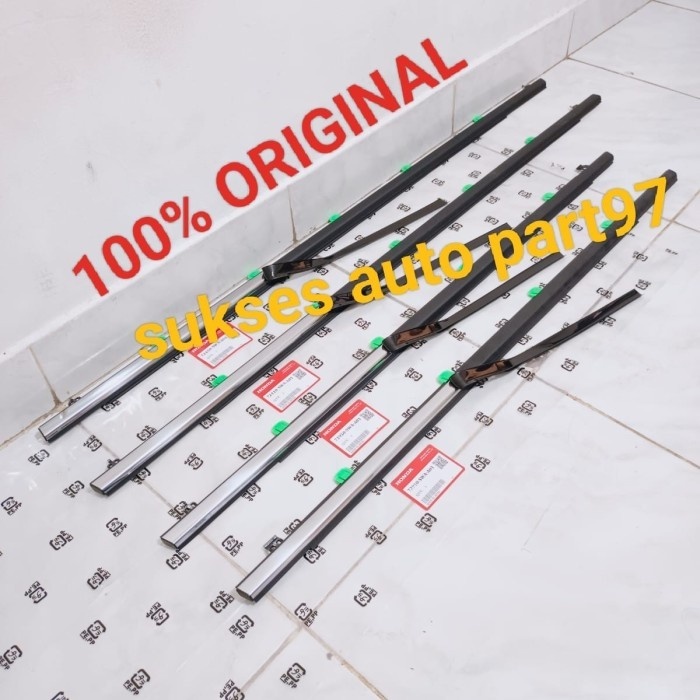 Pelipit Karet Kaca Luar Honda CRV Gen4 Gen 4 2012-2017 Harga 1 Set Original