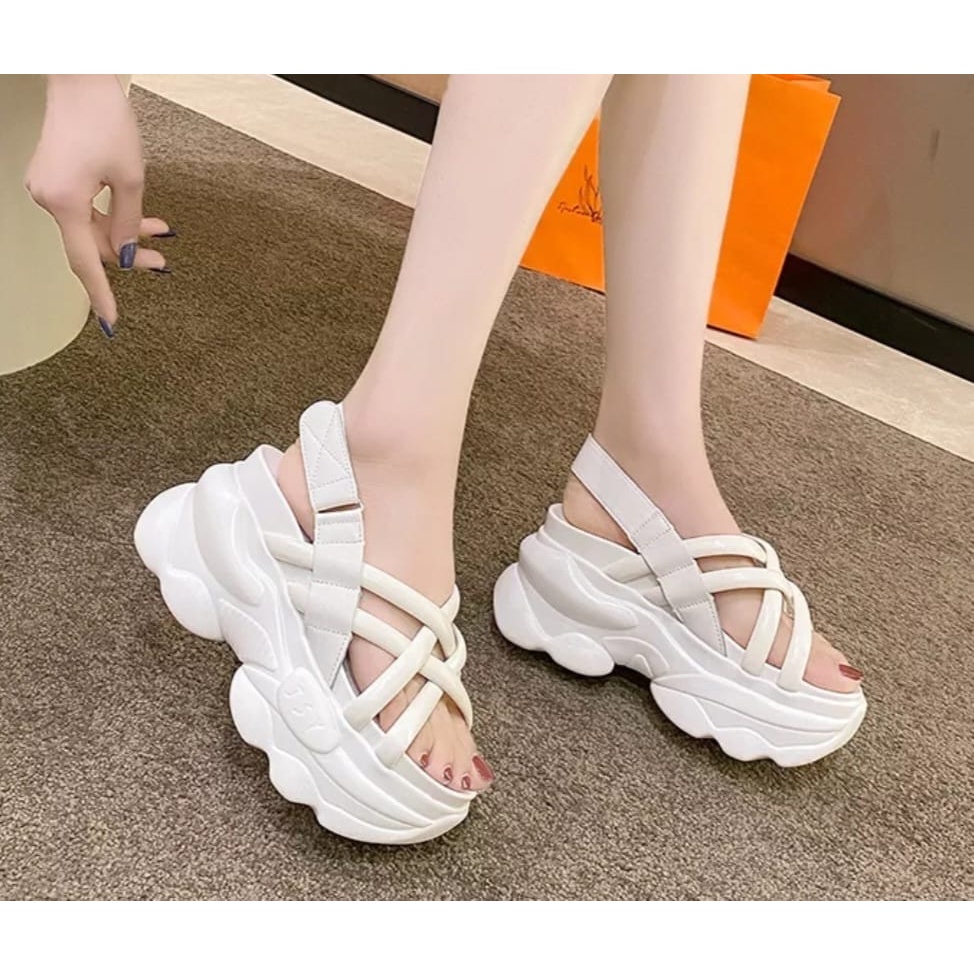 SH SANDAL WEDGES TALI SILANG WANITA AP25