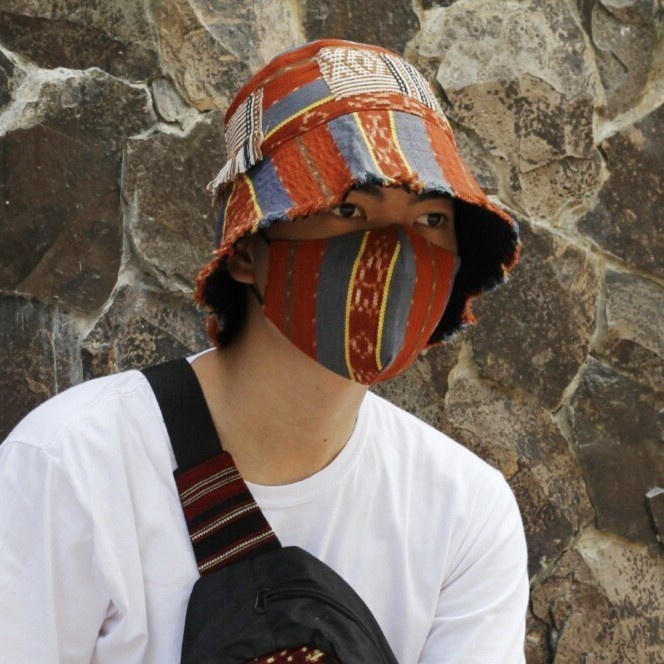 Bucket hat + masker tenun ntt alam