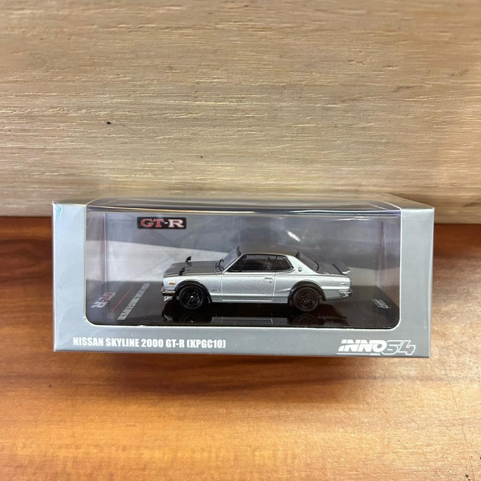 INNO64 NISSAN SKYLINE 2000 GT-R (KPGC10) SILVER INNO 64 LP27