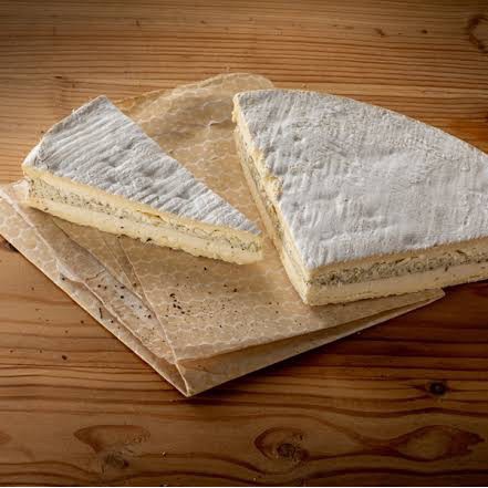 

Brie de meaux truffle cheese raw milk France