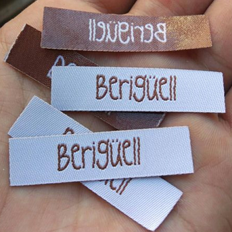 

1000pcs Custom hot iron on deep coffee cloth woven label 4.5 * 1.2 cm Straight cut tags