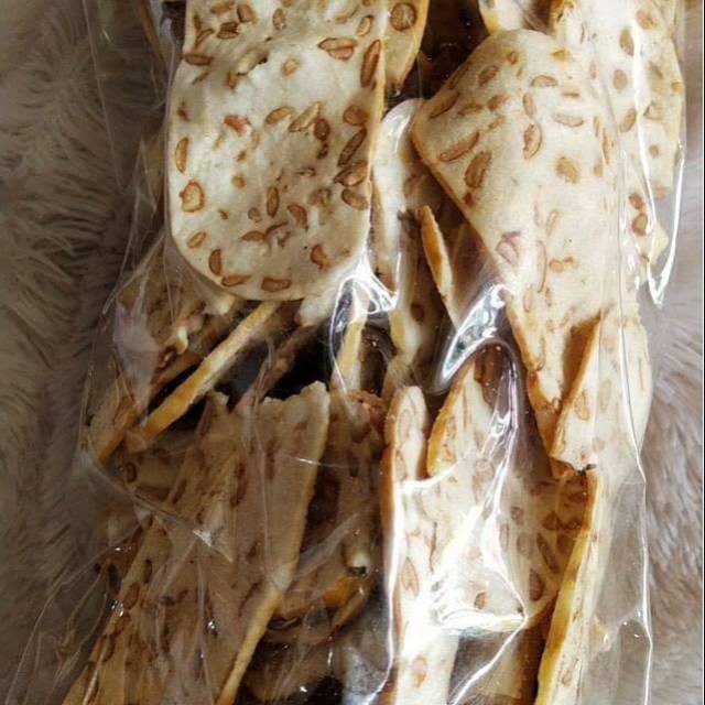 

Kripik tempe sagu-renyah-gurih-makanan ringan-camilan-lezat-snack-jajan-murah