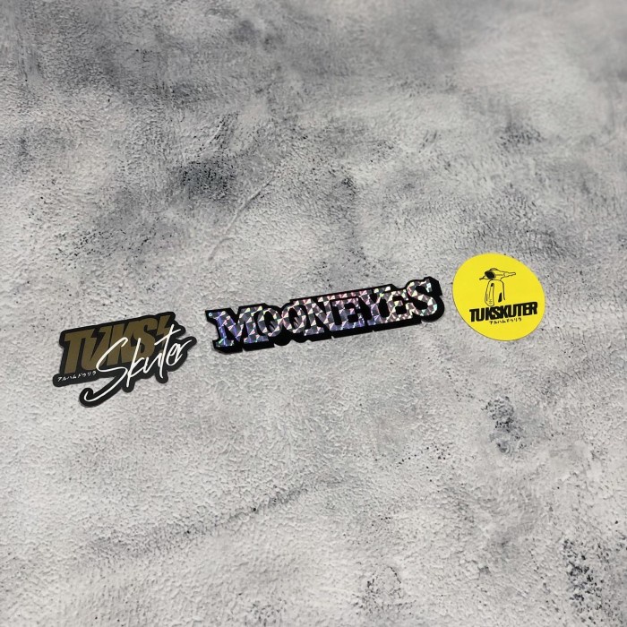 

Mooneyes hologram sticker OK27