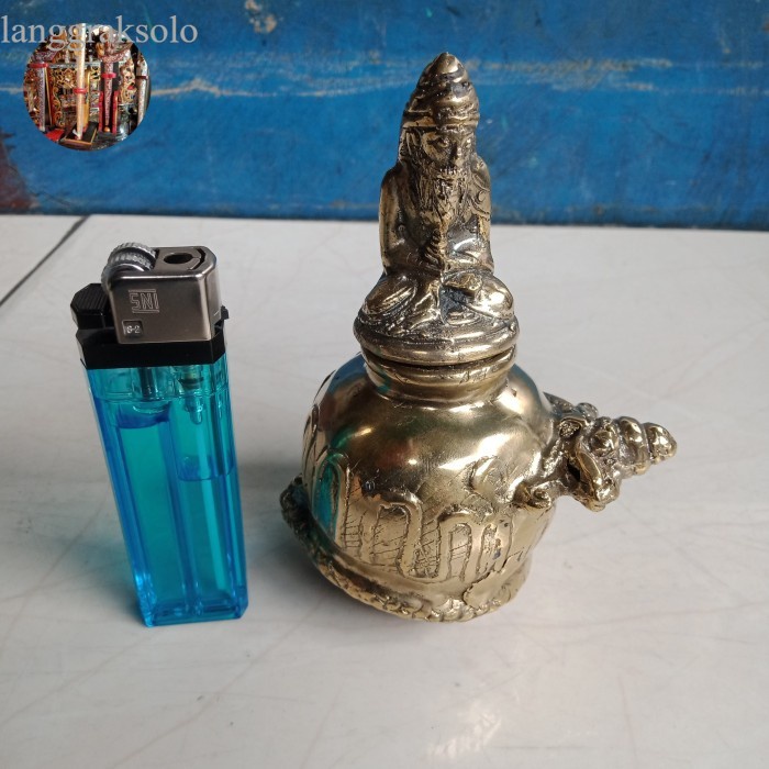 

Cupu Ukir Naga Tutup Pandito Semedi Kuningan Antik Langka antik