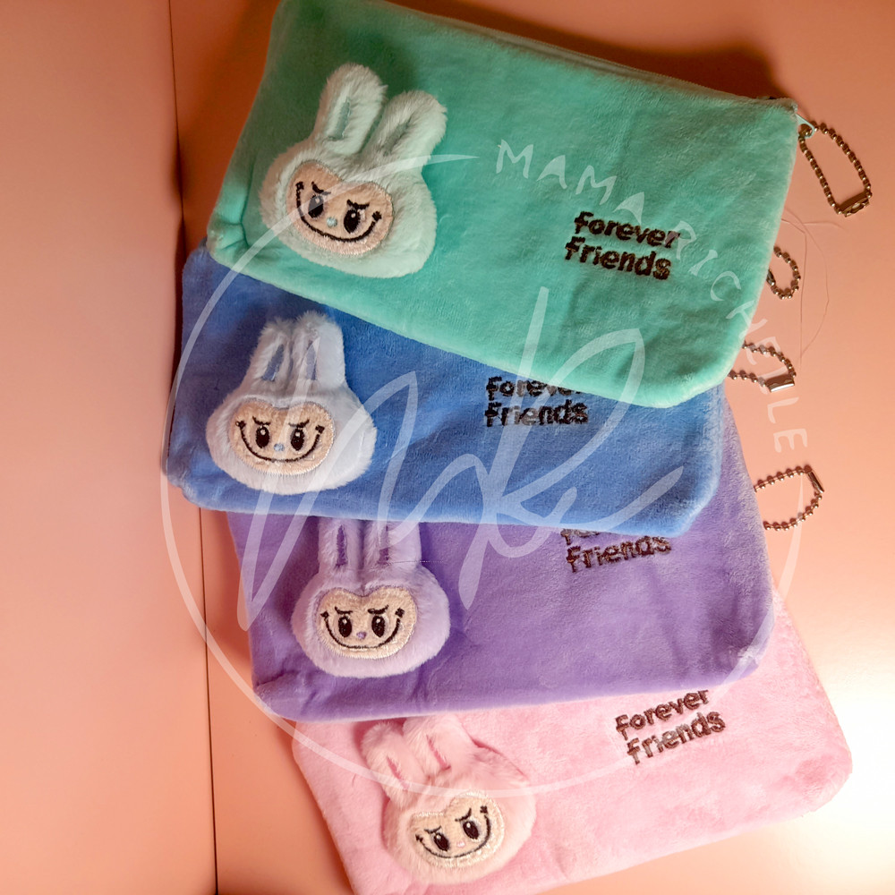 

KOTAK PENSIL LABUBU BULU HALUS PENUTUP RESLETING/ TYCOCO/ ZIMOMO/PATO/ SPOOKY MULTIFUNGSI /DOMPET HP