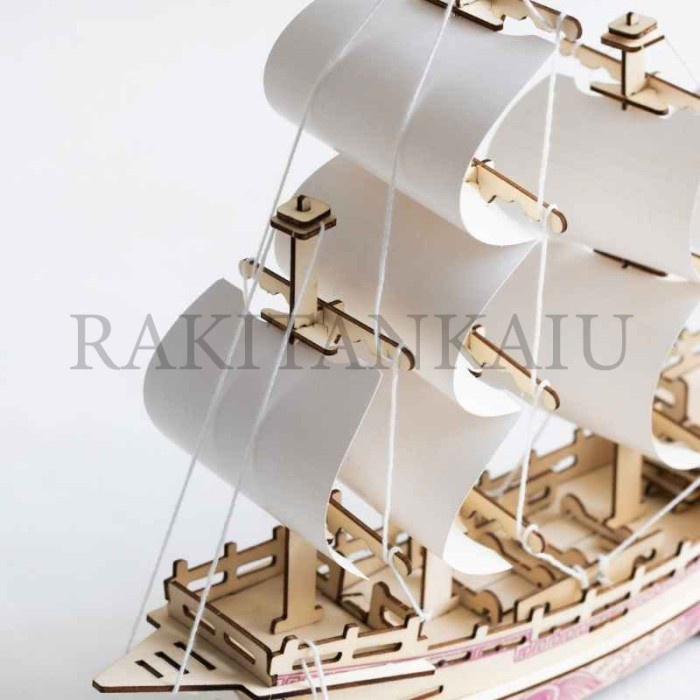 Mainan/hiasan Rakitan Kaiu model kapal niaga