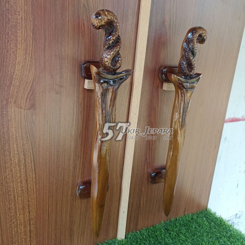 (Keris 7) Tarikan / handle pintu rumah ukiran motif keris unik - Handel pintu ukir jepara bahan jati