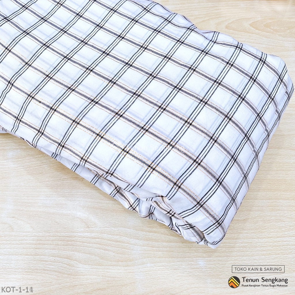 Kain Tenun Kotak Putih Sutra Bugis Makassar Bervariasi Benang Cahaya Gold - Tenun Sengkang KOT-1-14 