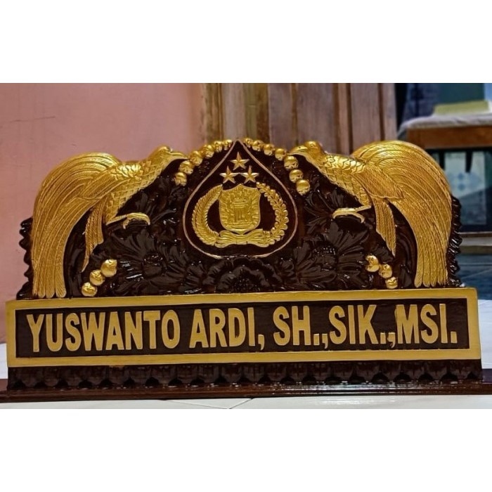 

PAPAN NAMA / PAPAN NAMA KAYU / PAPAN NAMA MEJA UKIR / KAYU JATI SU6884
