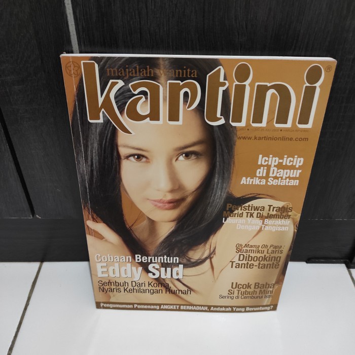 BIG SALE✨ -MAJALAH KARTINI NO. 2065/2002 COVER DIAN SASTROWARDOYO