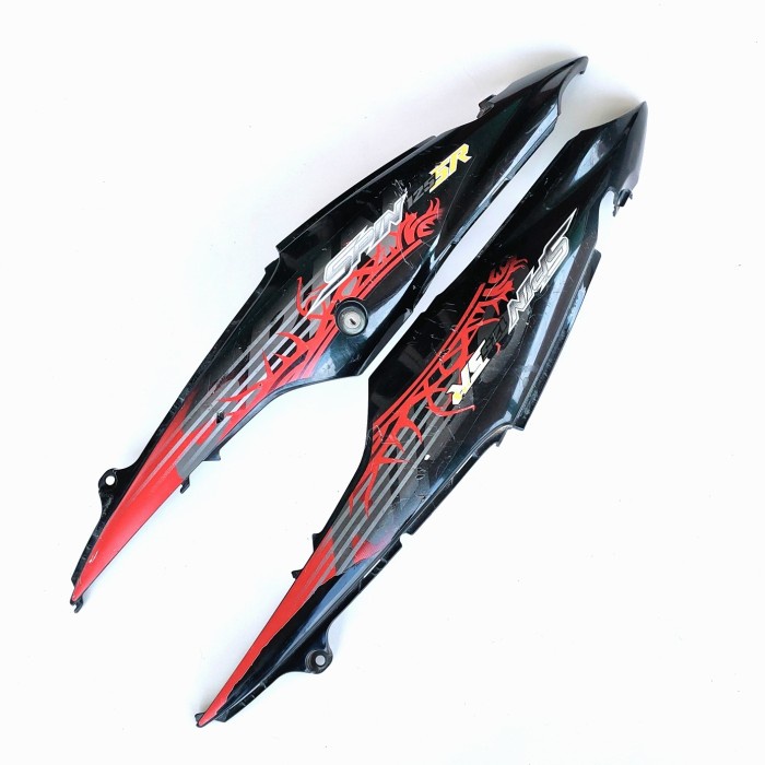COVER BODY BELAKANG BODI SUZUKI SPIN 125 ASLI ORIGINAL SEKEN