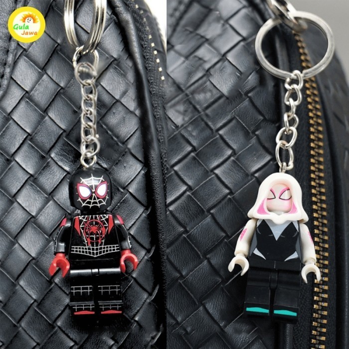 NIRMALA 2pcs Gantungan Kunci Pasangan Spiderman Miles Morales & Spider Gwen Gantungan Kunci Lego Lio