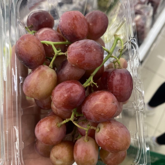 

Anggur sparkle red seedless | anggur garing manis red 500 grm