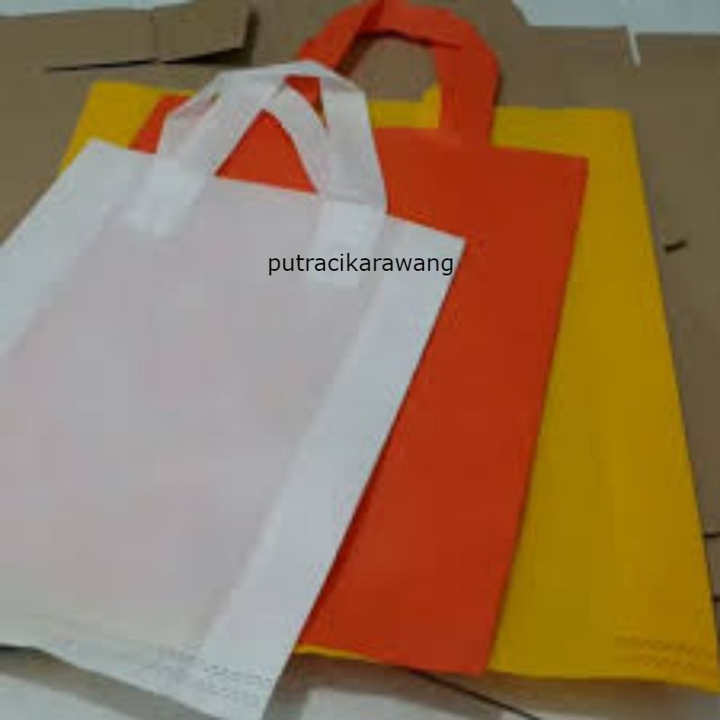 

Tas Kain Spunbond Goodie Bag Tali Ukuran Jumbo, Besar / Kecil S/M/L ( 25x35 , 30x40 & 38x45 ) Untuk Kantong Belanja Lipat, Goody bag Parsel