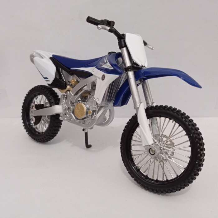 Diecast Miniatur motor cross Yamaha YZ450F Miniatur motor trail Maisto 1:12