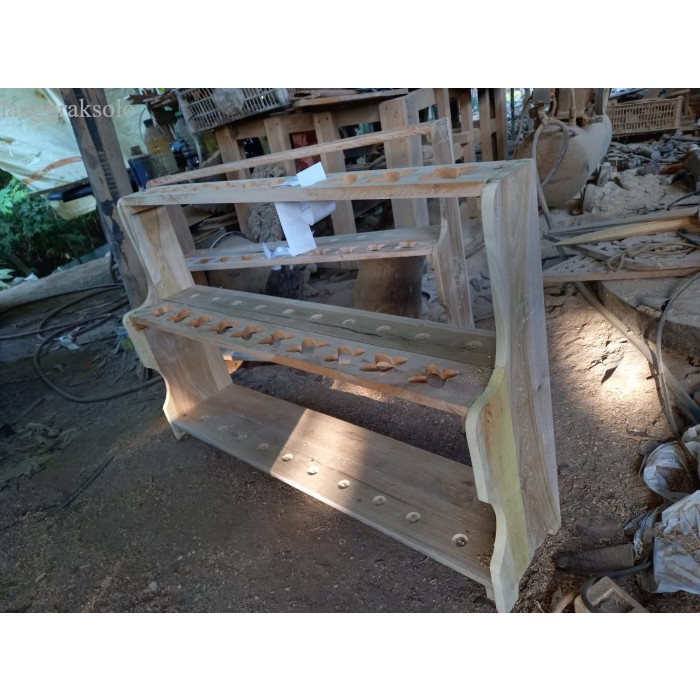 

jagrak keris isi 20 2 tingkat bkn megantoro sengkelat kamarogan larmon antik