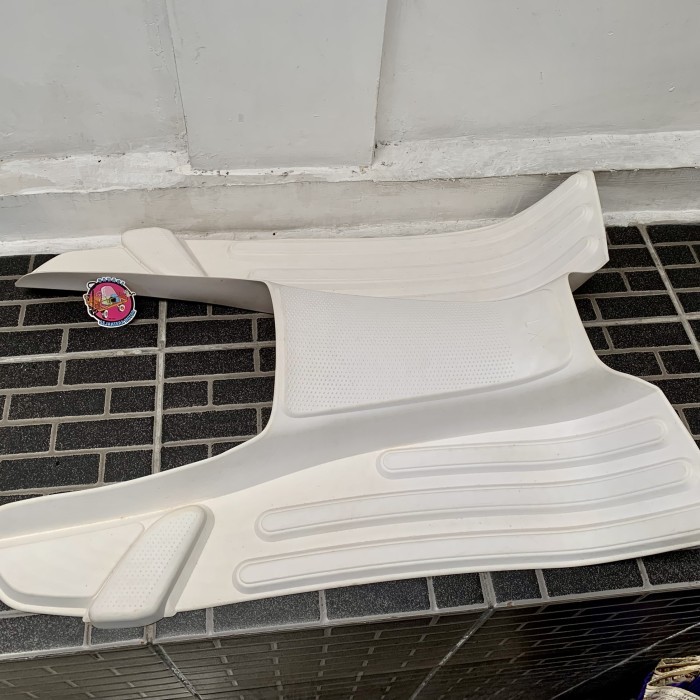 Floormate / Karpet Vespa LX/LXV Warna Putih