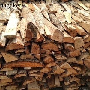

- Kayu bakar Kering Kiloan BBQ Smoking Fire Wood ukuran Random laris
