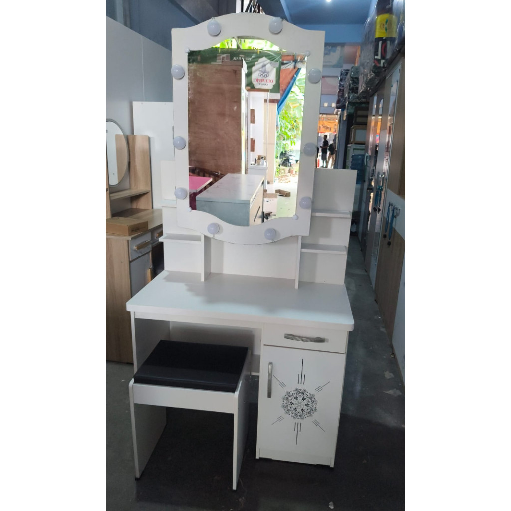 MEJA RIAS BANDUNG MINIMALIS CERMIN + LAMPU