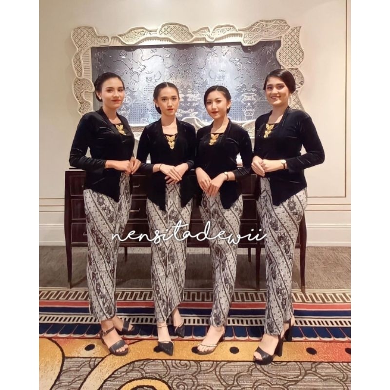 LURIK (Bridesmaid, DHT01) Kebaya Kutubaru + Rok Plisket / Motif Lereng Putih
