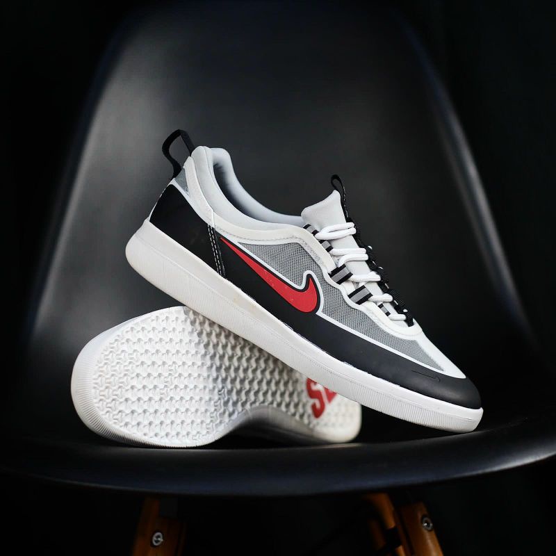 NIKE SB NYJAH FREE 2 BLACK SILVER RED 100% ORIGINAL - SNEAKERS PRIA WANITA ORIGINAL 100% / SNEAKERS 