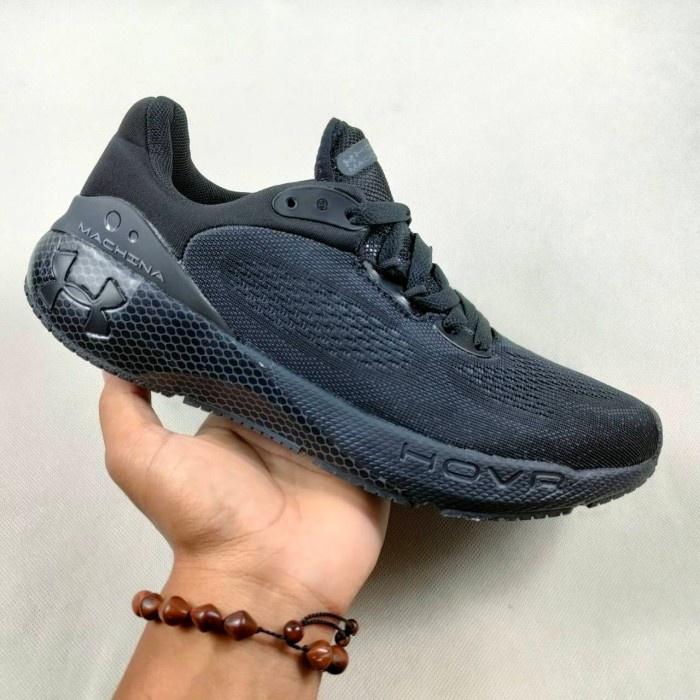 Jual Sepatu Under Armour Machina Full Black - Hitam, 40