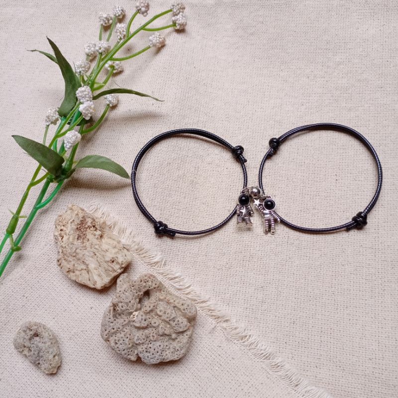 Gelang Magnet Astronot Couple Tali Korea Hitam 2mm Gelang Couple Astronot Pasangan Sahabat Bestie