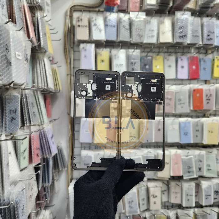 BEZEL TUTUP MESIN TULANG TENGAH BEZEL REALME C55