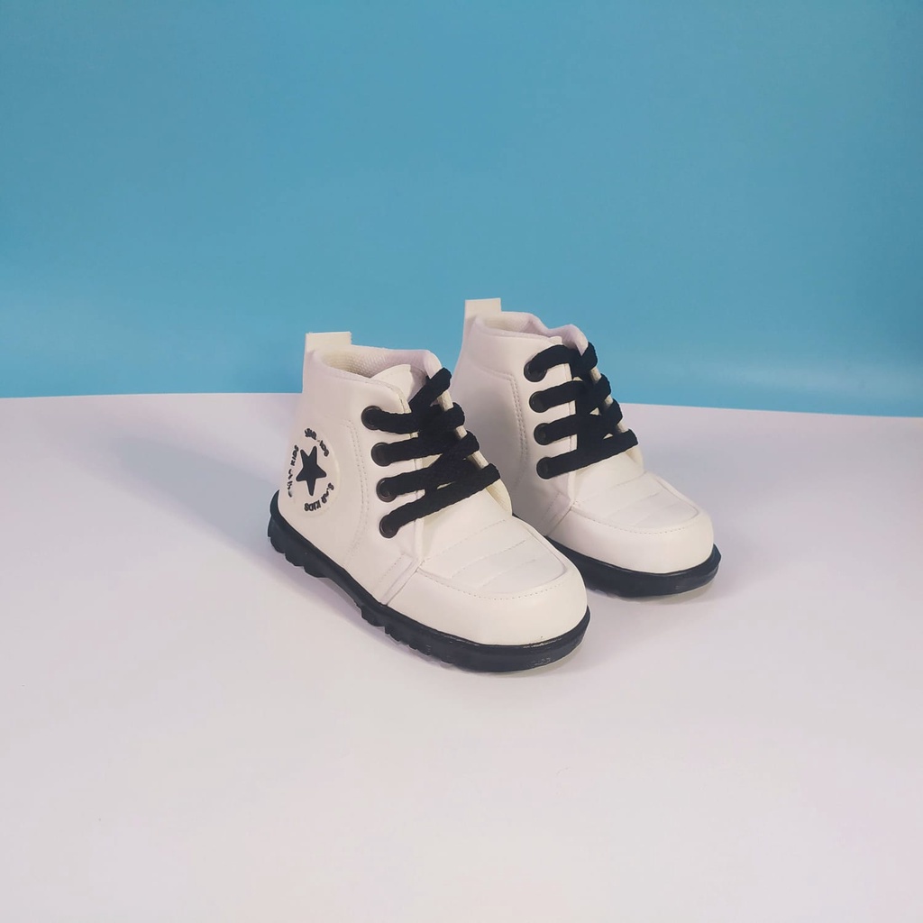 Sepatu sneakers anak laki-laki boots usia 1 - 2 tahun model tali