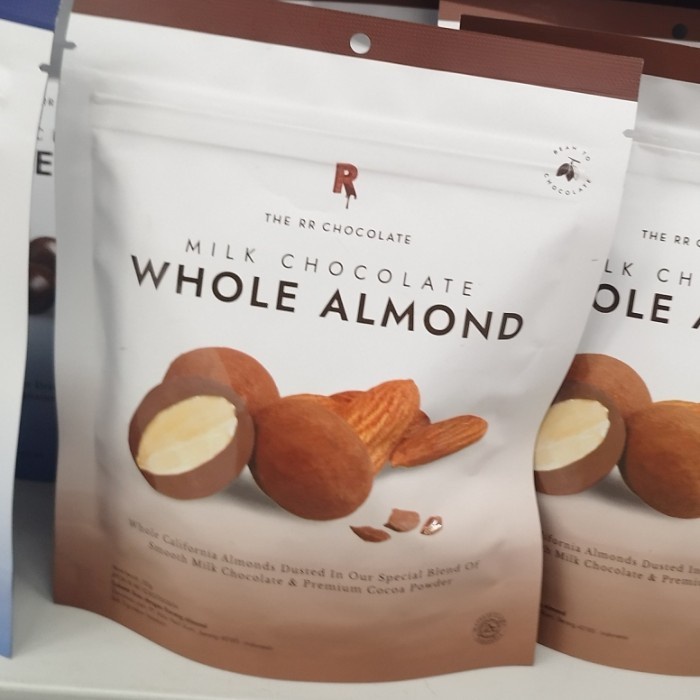 

The RR Chocolate Milk Chocolate Whole Almond 150gr Impor